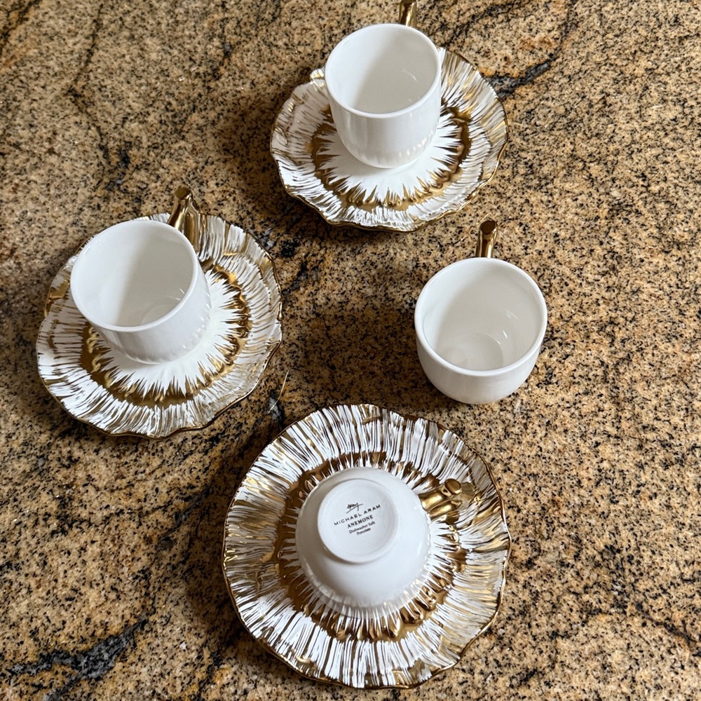 Michael Aram Anemone White & Gold 7 pc Teacup set and Elegant Pearl Handbag - Picture 3 of 8